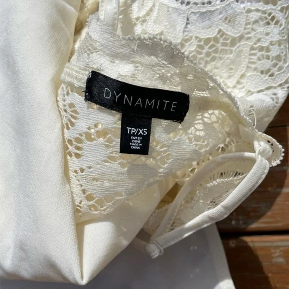 Dynamite Creme Lace Bodysuit - Picture 6 of 11